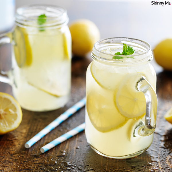 Homemade-Honey-Lemonade-With-Fresh-Mint